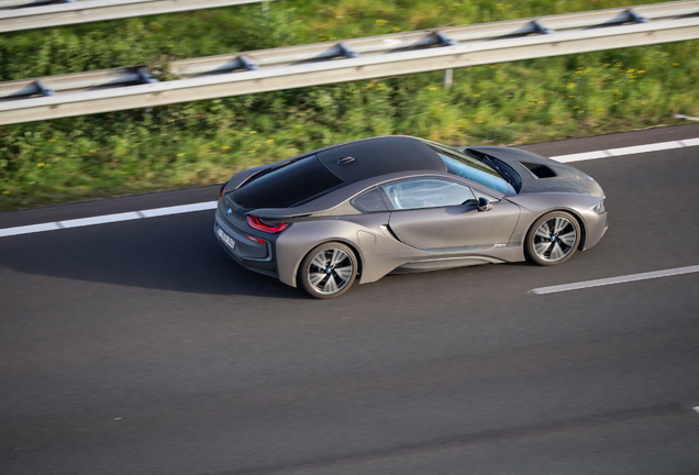 BMW i8