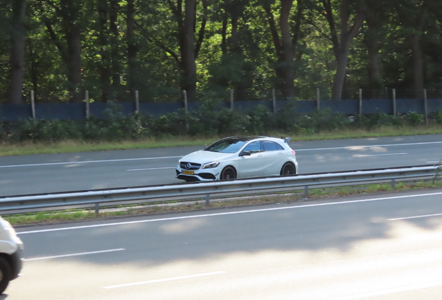 Mercedes-AMG A 45 W176 2015