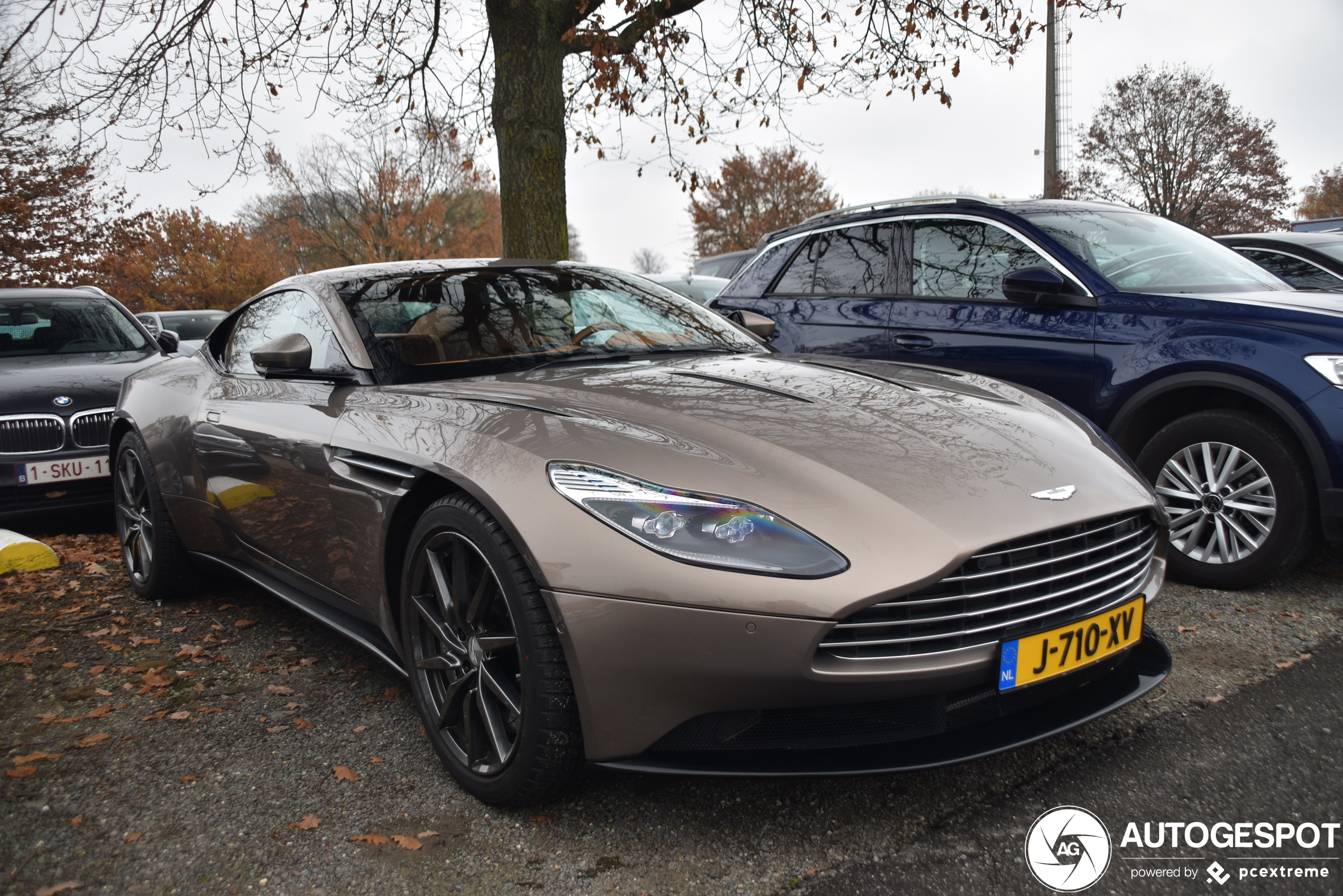 Aston Martin DB11