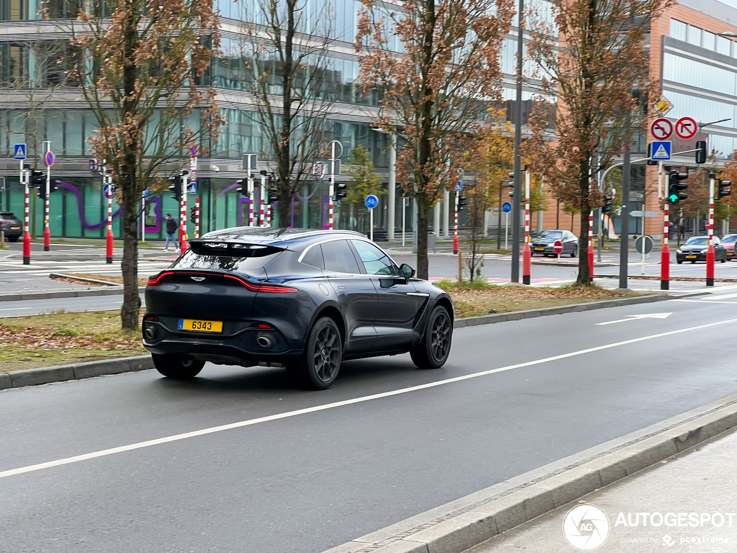 Aston Martin DBX