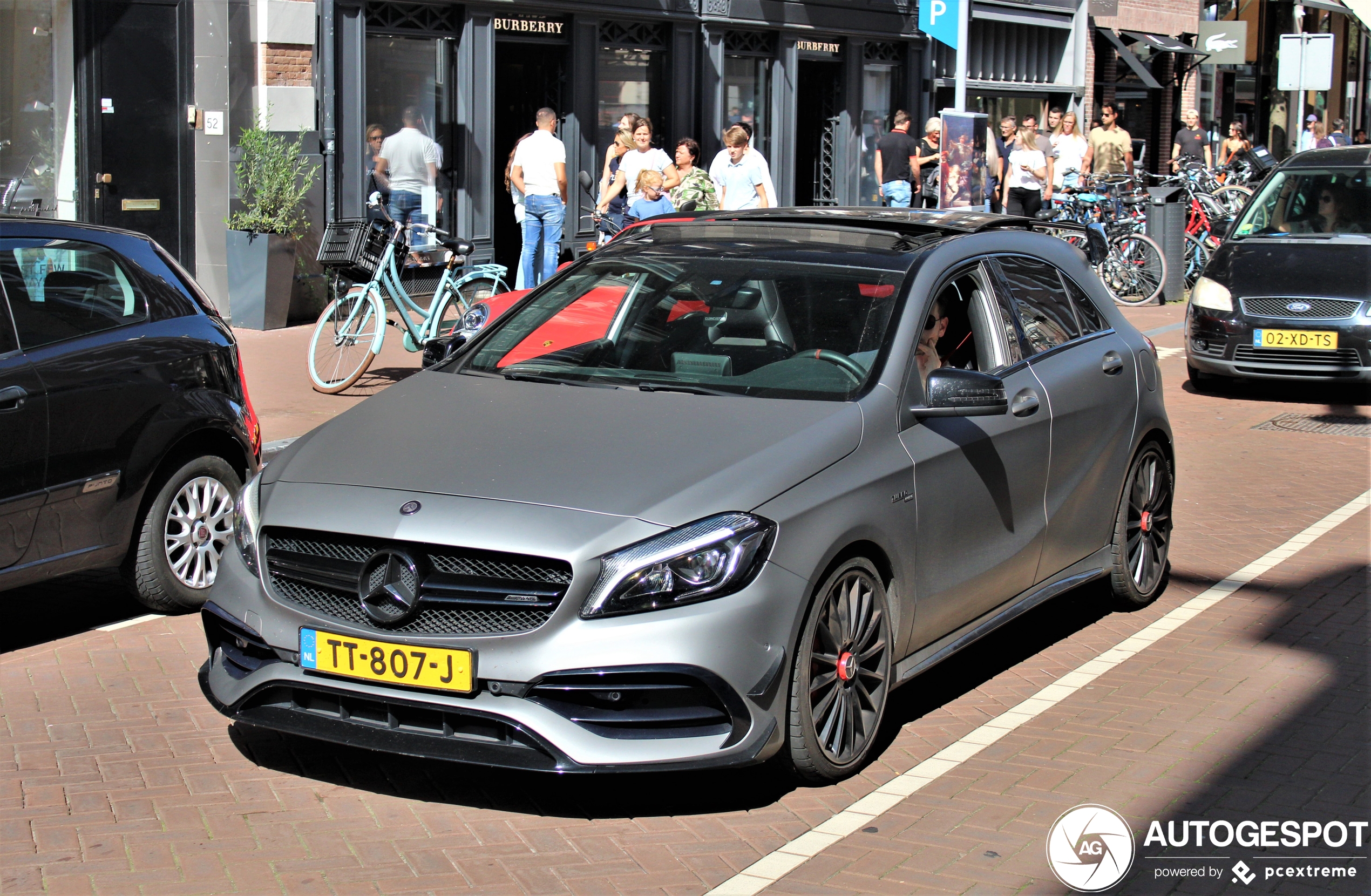 Mercedes-AMG A 45 W176 2015