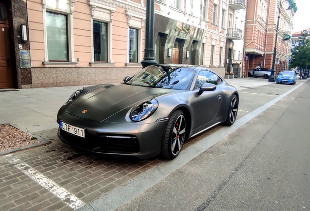 Porsche 992 Carrera 4S