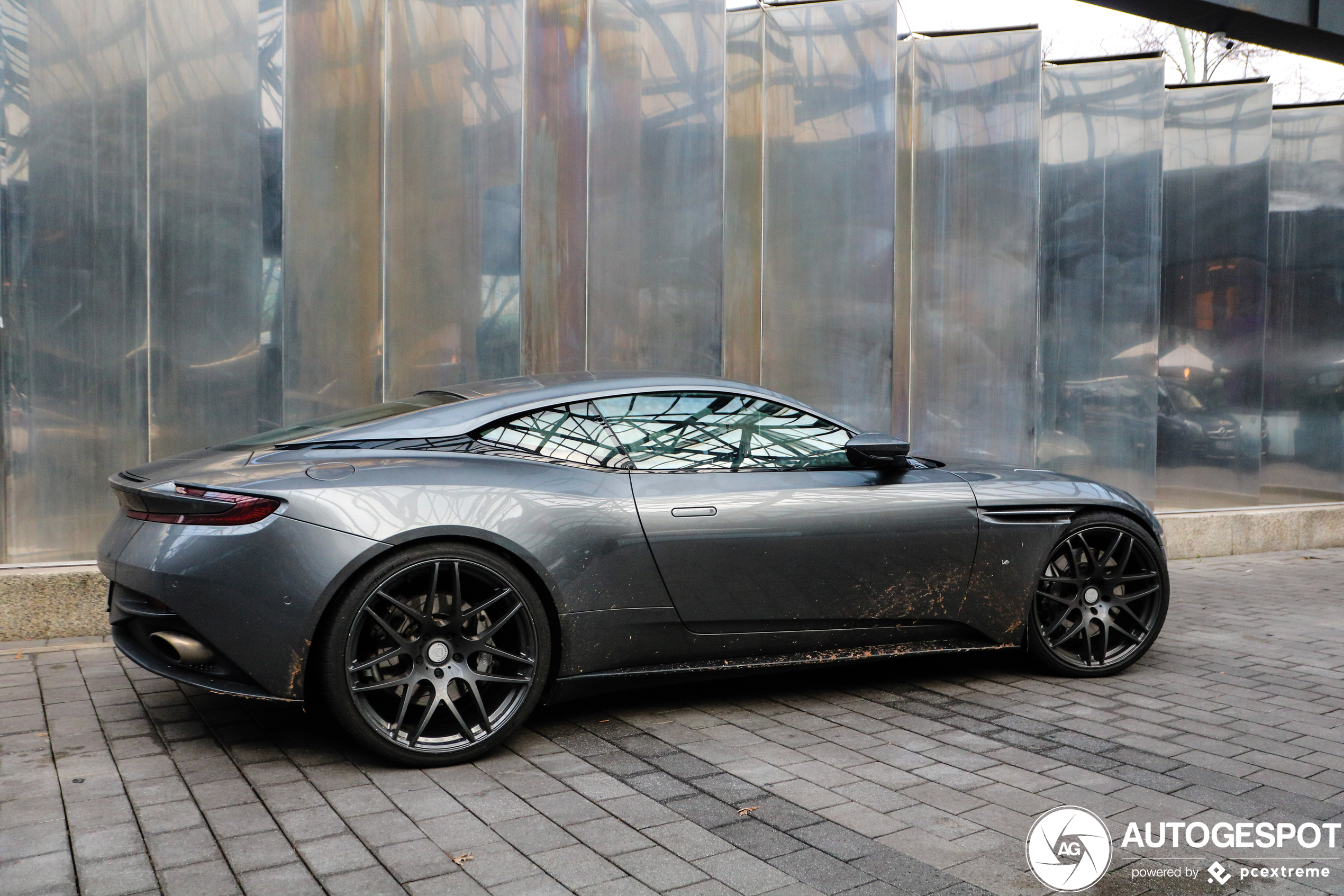 Aston Martin DB11