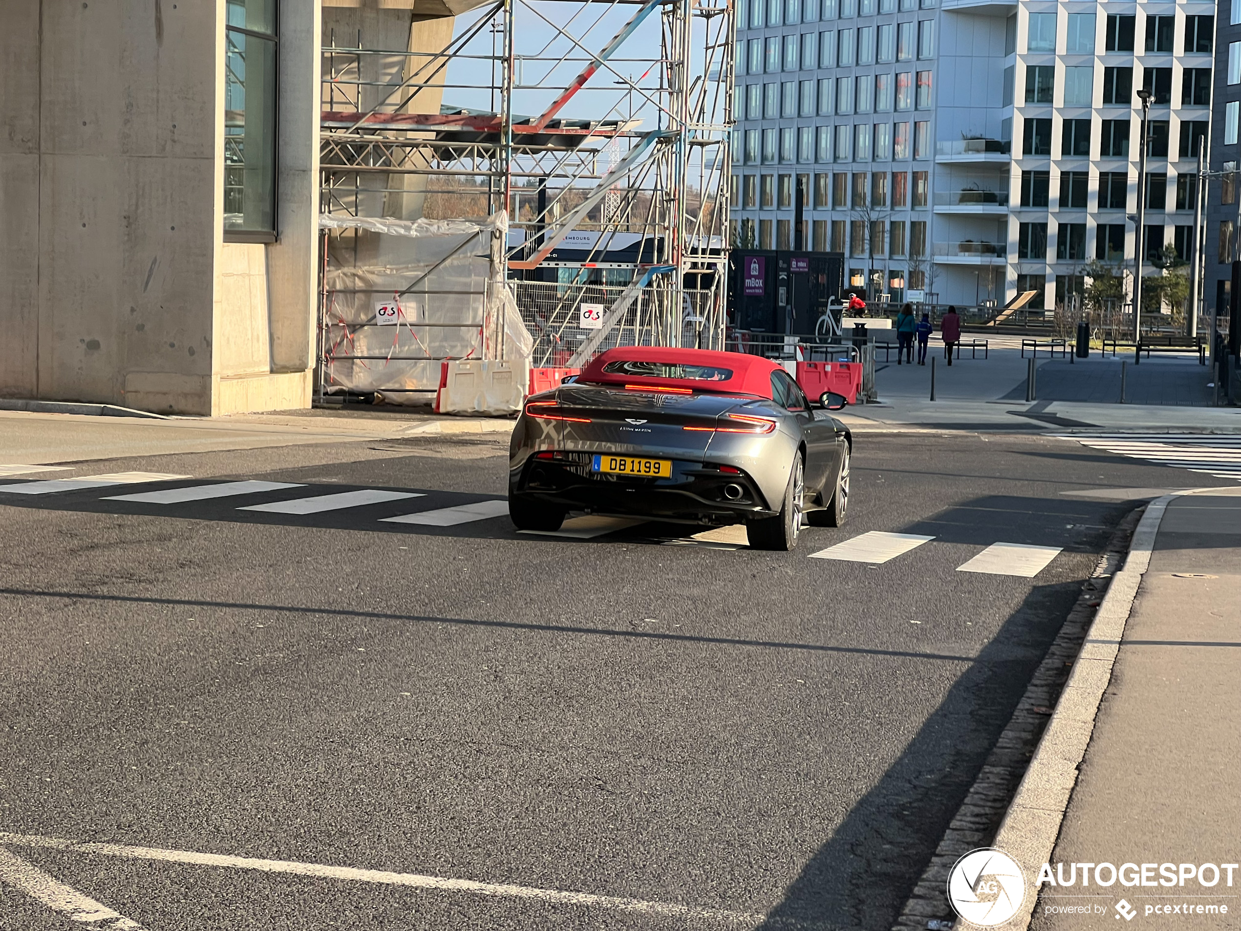 Aston Martin DB11 V8 Volante