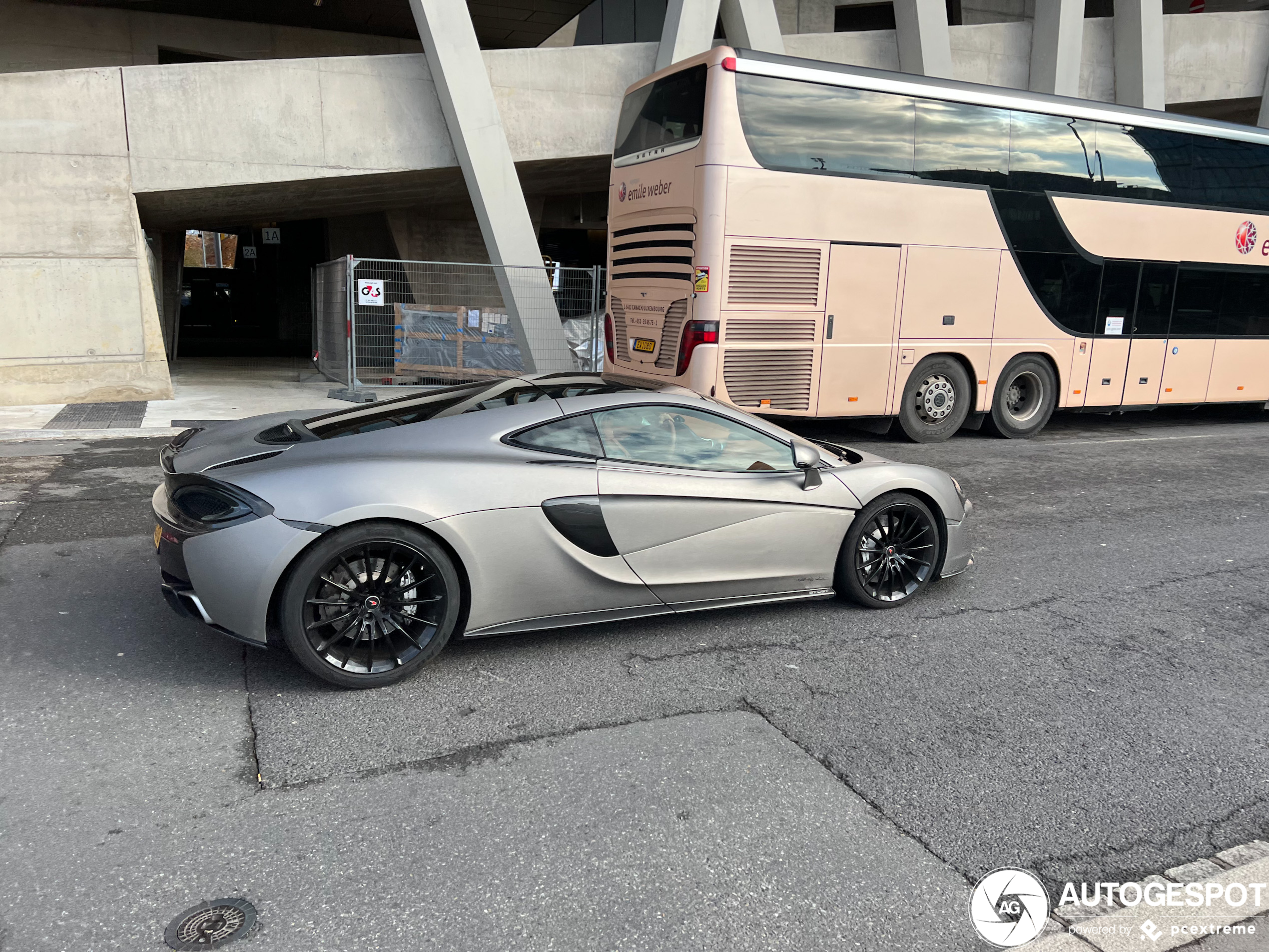 McLaren 570GT