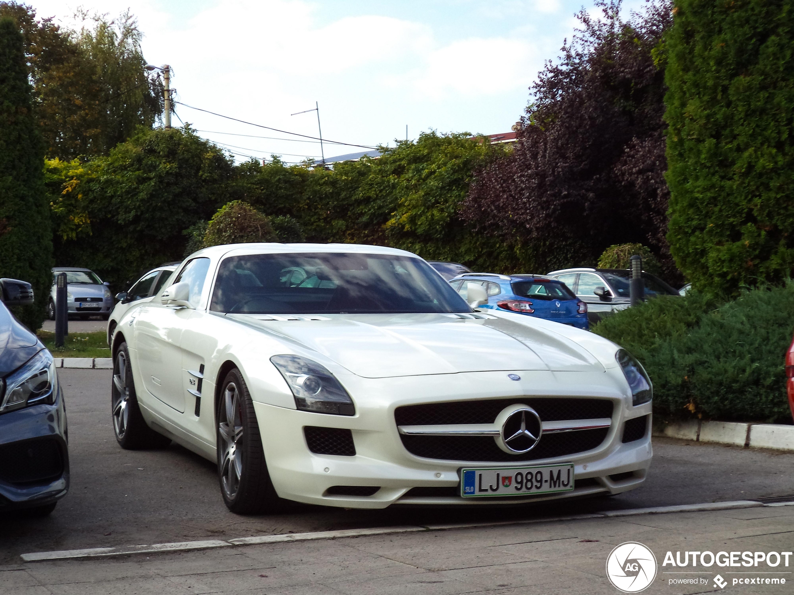 Mercedes-Benz SLS AMG