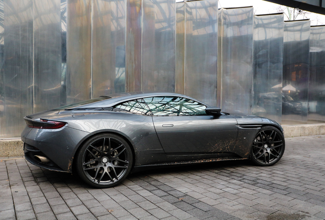 Aston Martin DB11