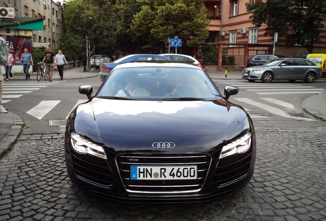Audi R8 V10 Plus 2013