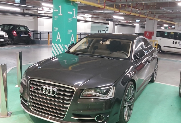 Audi S8 D4