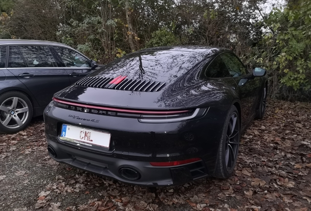 Porsche 992 Carrera 4S