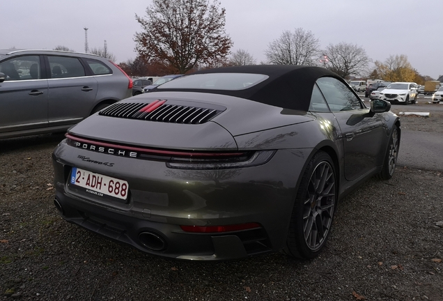 Porsche 992 Carrera 4S Cabriolet