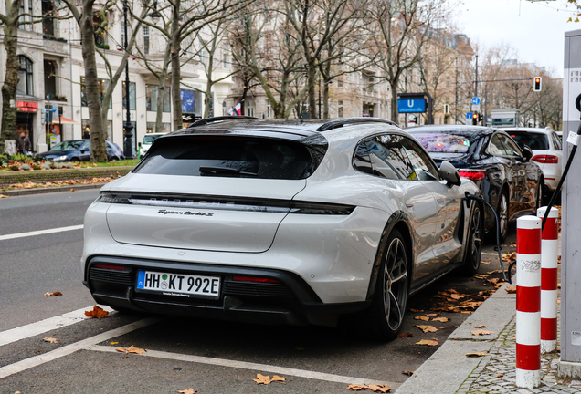 Porsche Taycan Turbo S Cross Turismo