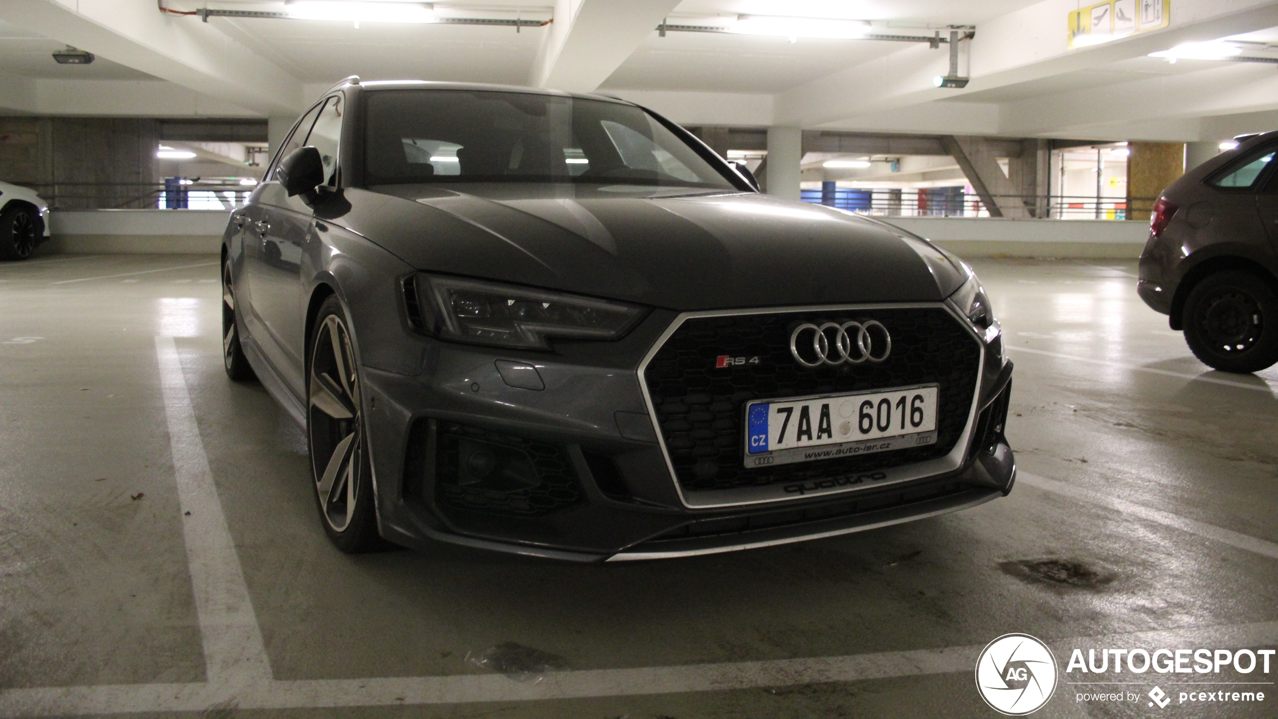 Audi RS4 Avant B9