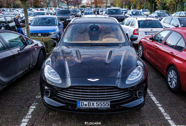 Aston Martin DBX