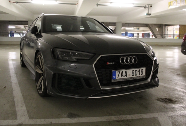 Audi RS4 Avant B9