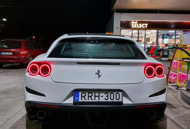 Ferrari GTC4Lusso