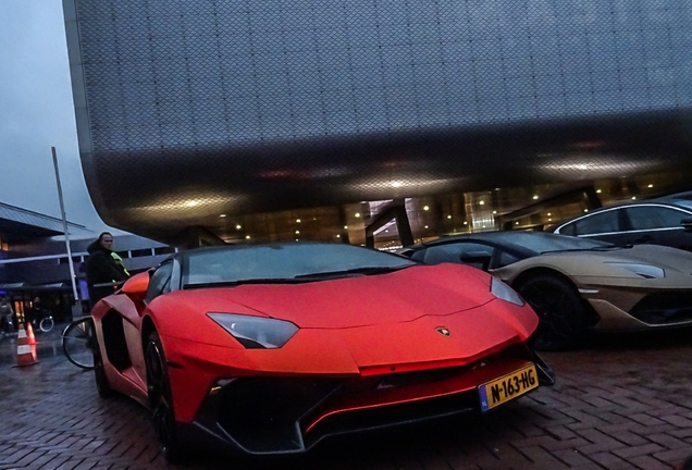 Lamborghini Aventador LP700-4 Roadster