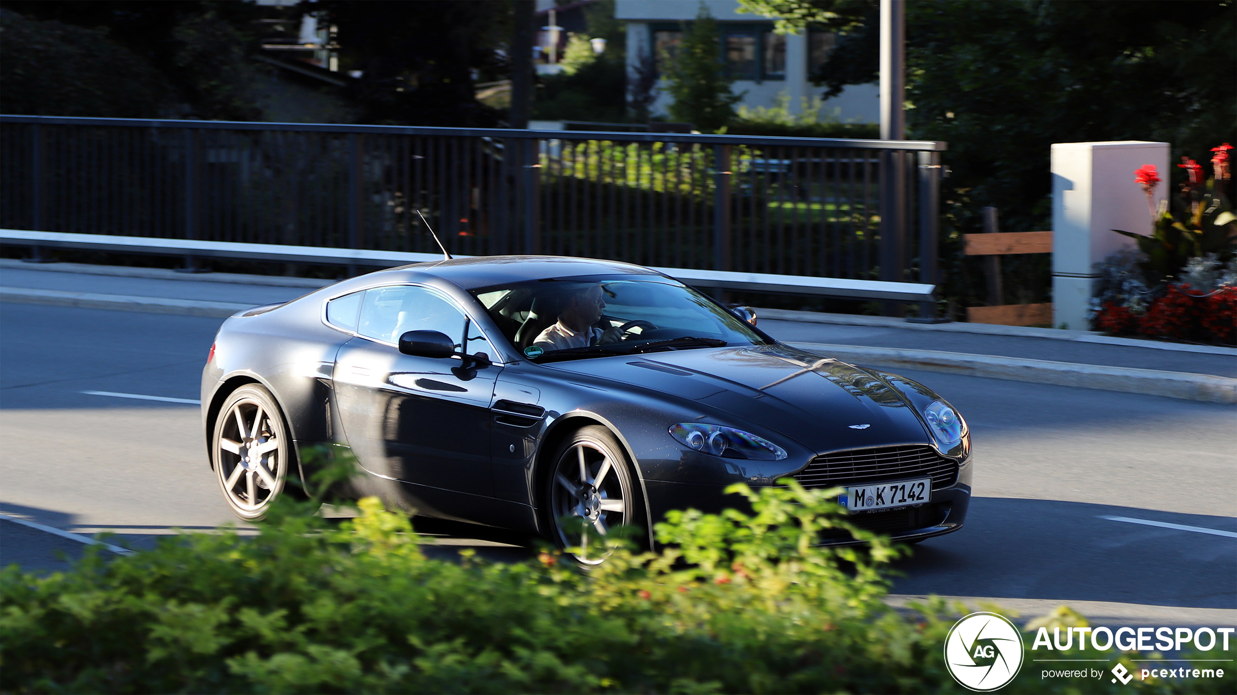 Aston Martin V8 Vantage