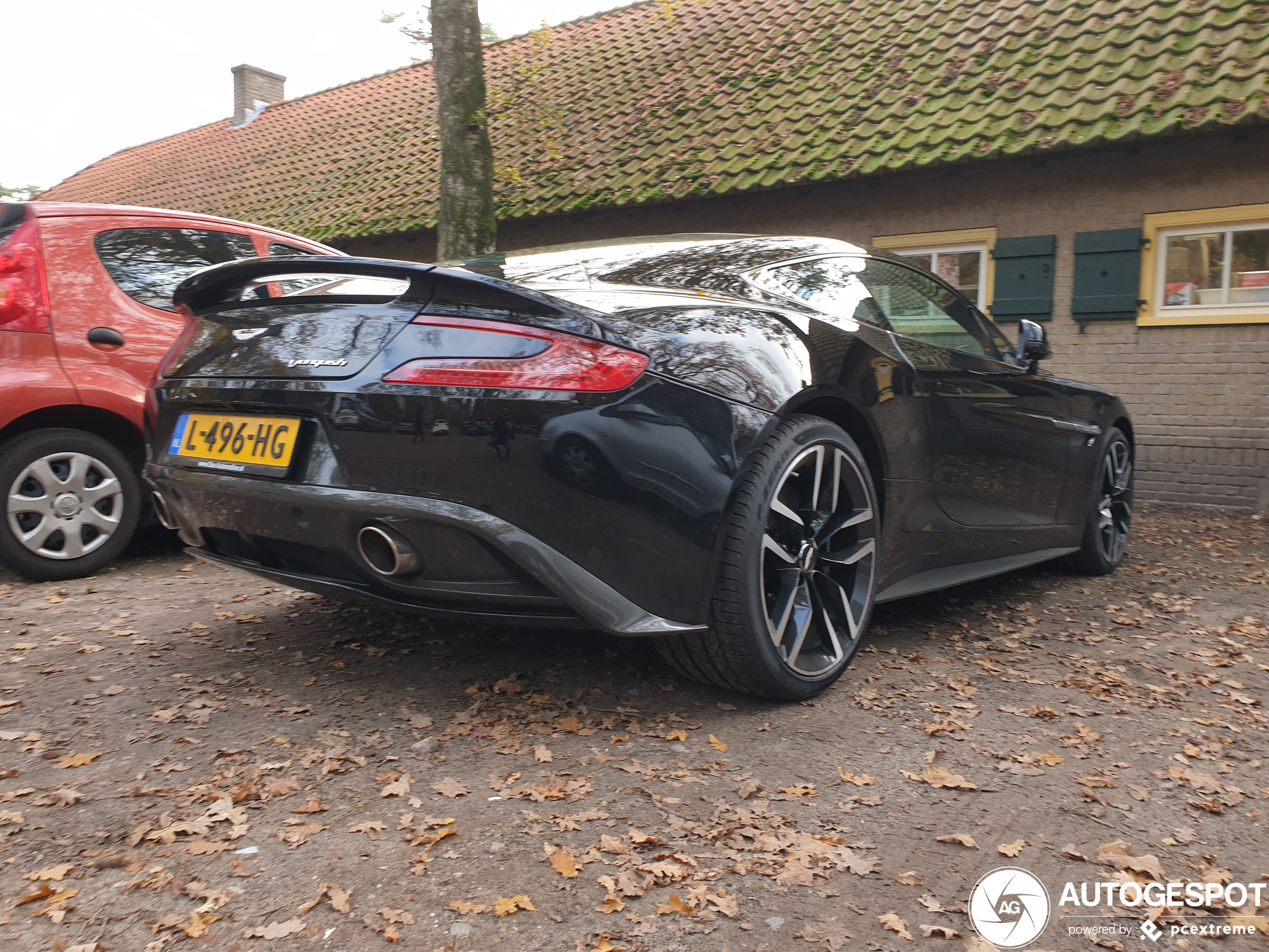 Aston Martin Vanquish 2015 Carbon Black Edition