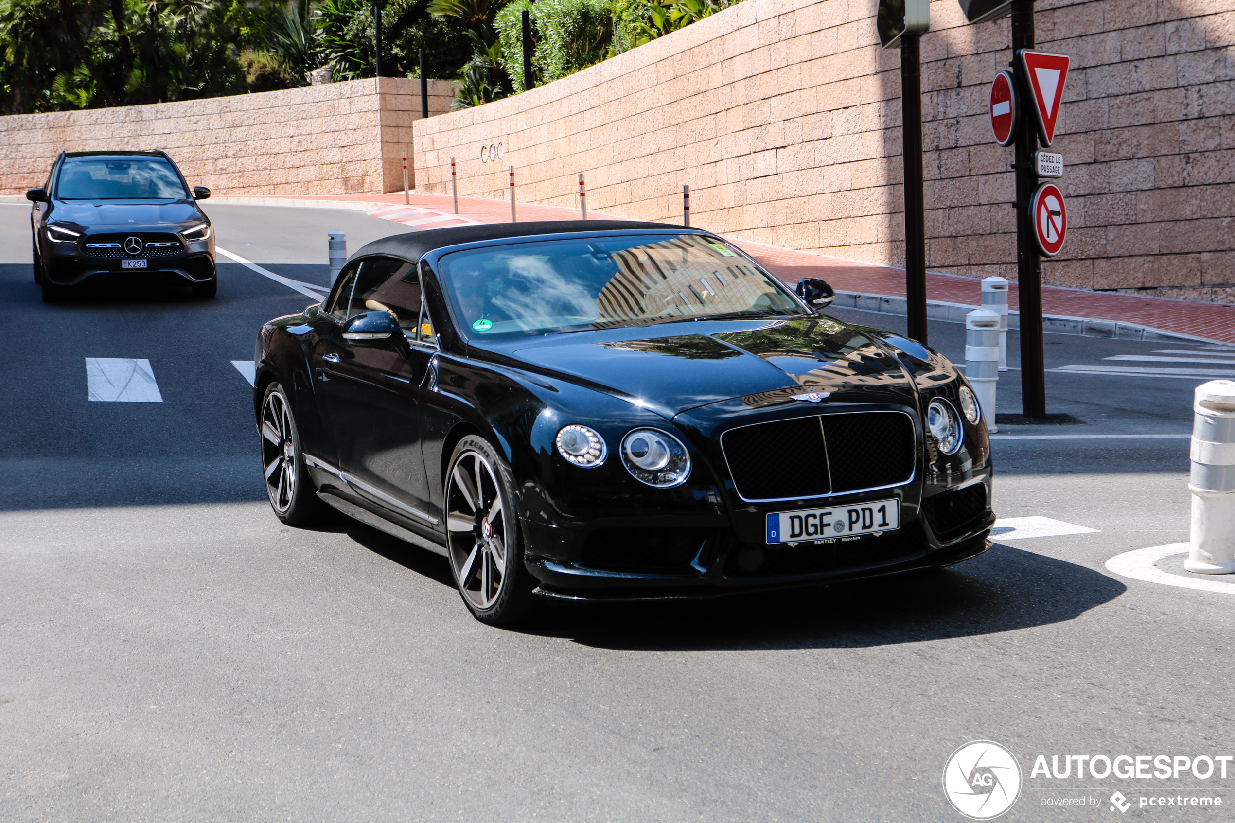 Bentley Continental GTC V8 S