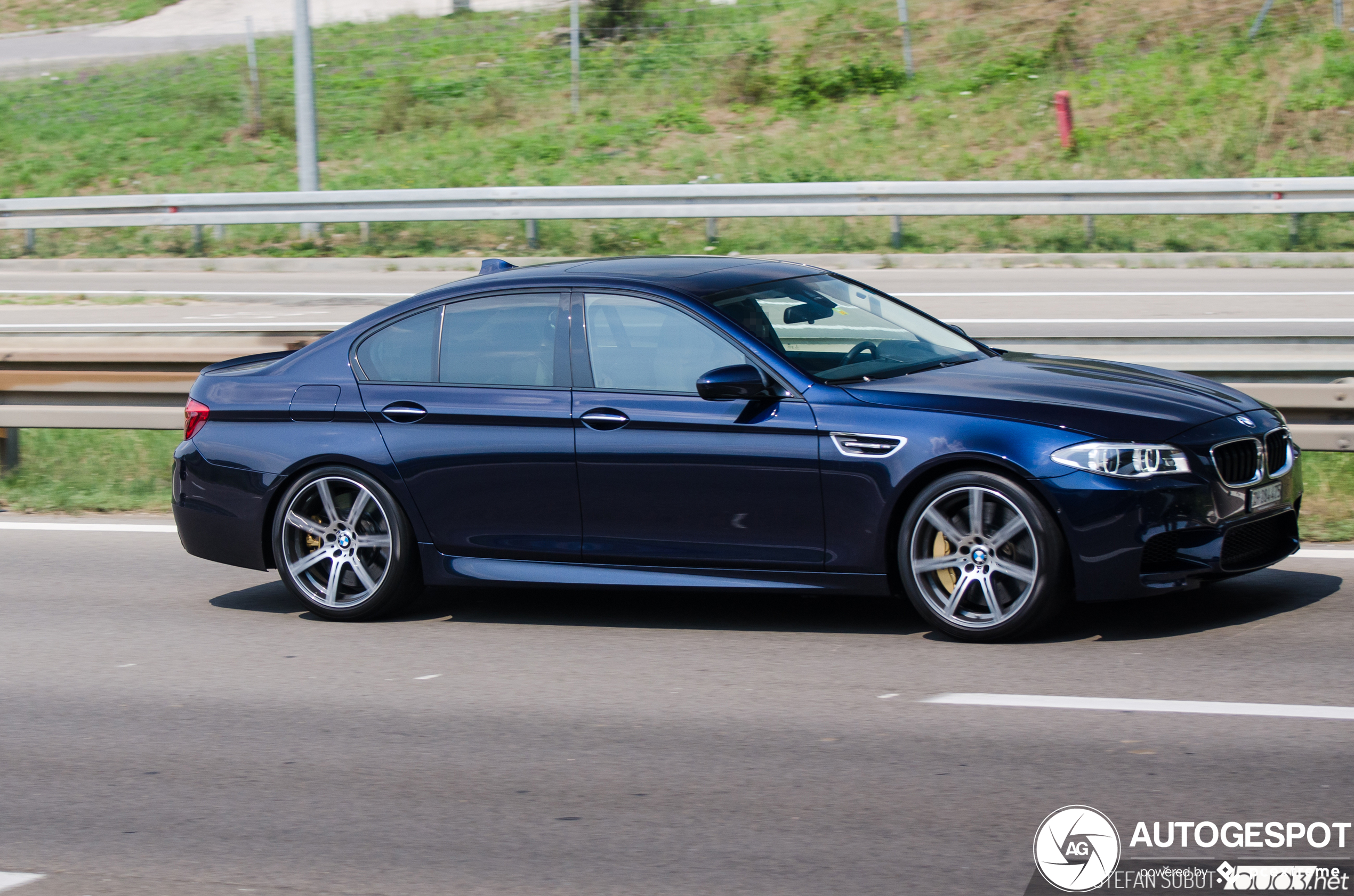 BMW M5 F10 2014