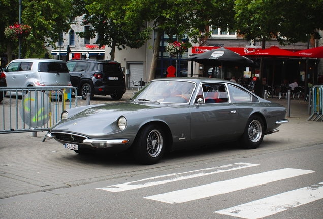 Ferrari 365 GT 2+2