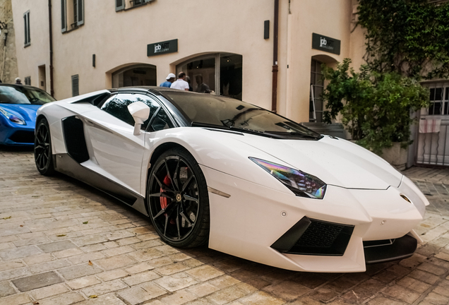 Lamborghini Aventador LP700-4 Roadster