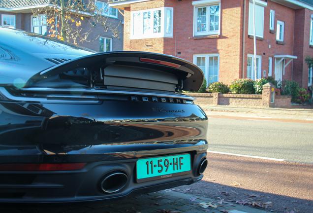 Porsche 992 Carrera 4S