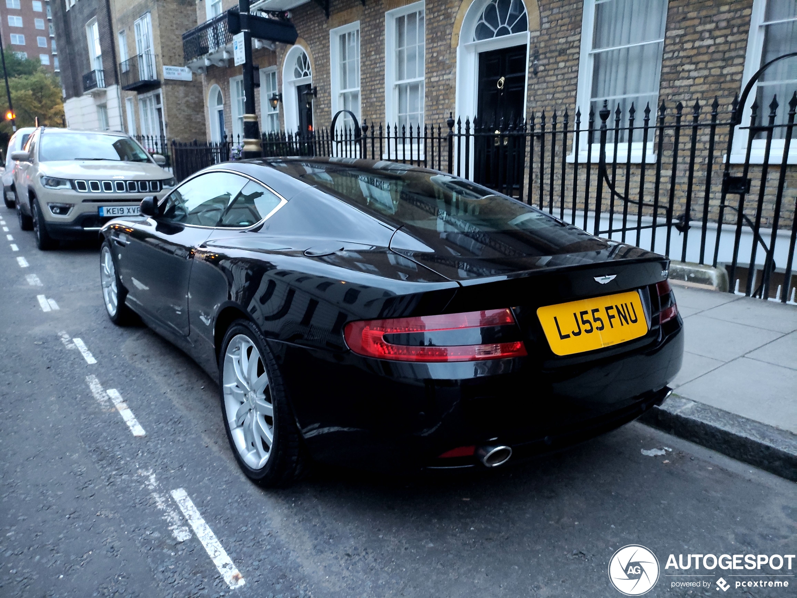 Aston Martin DB9