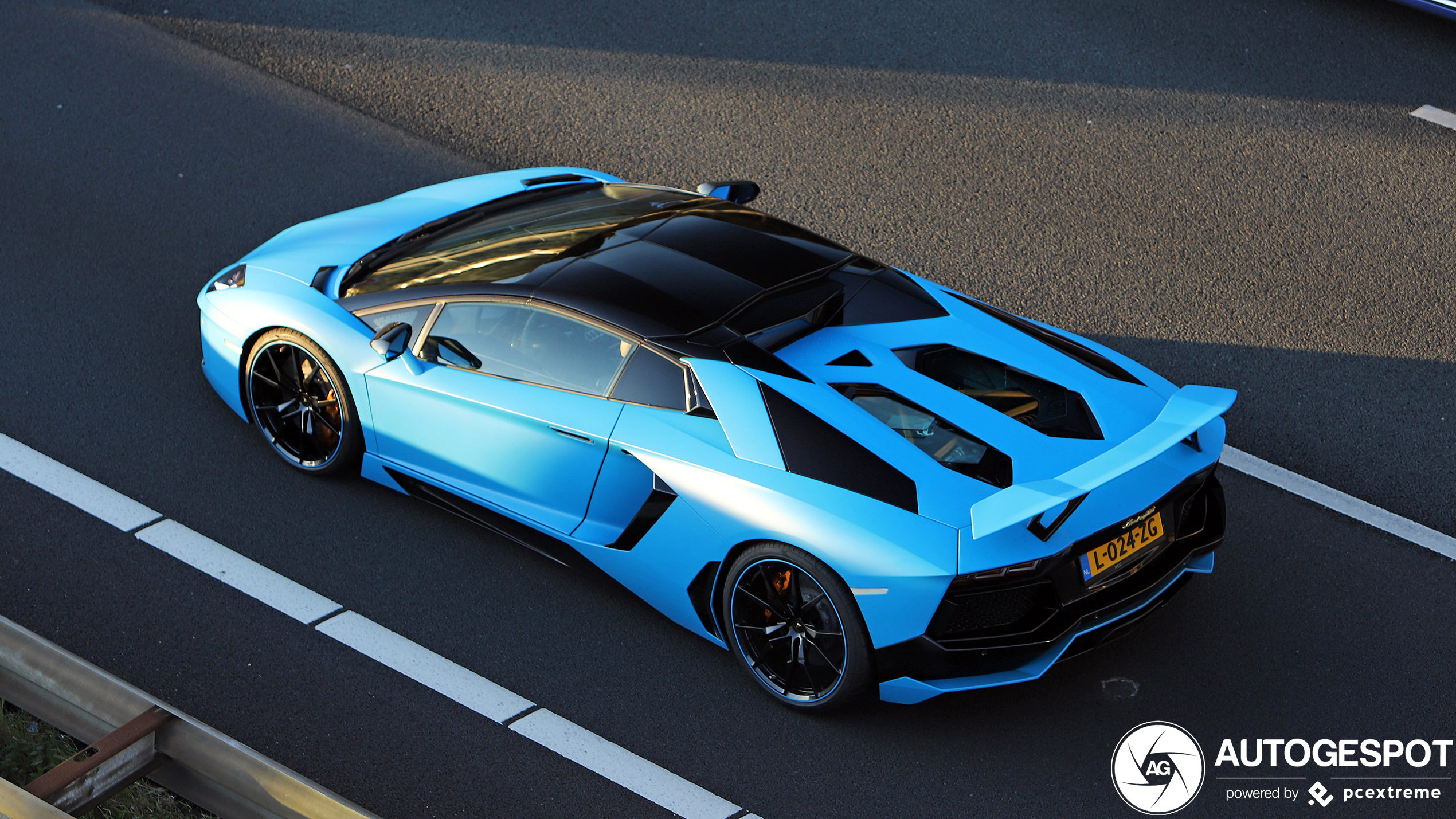 Lamborghini Aventador LP700-4 Roadster