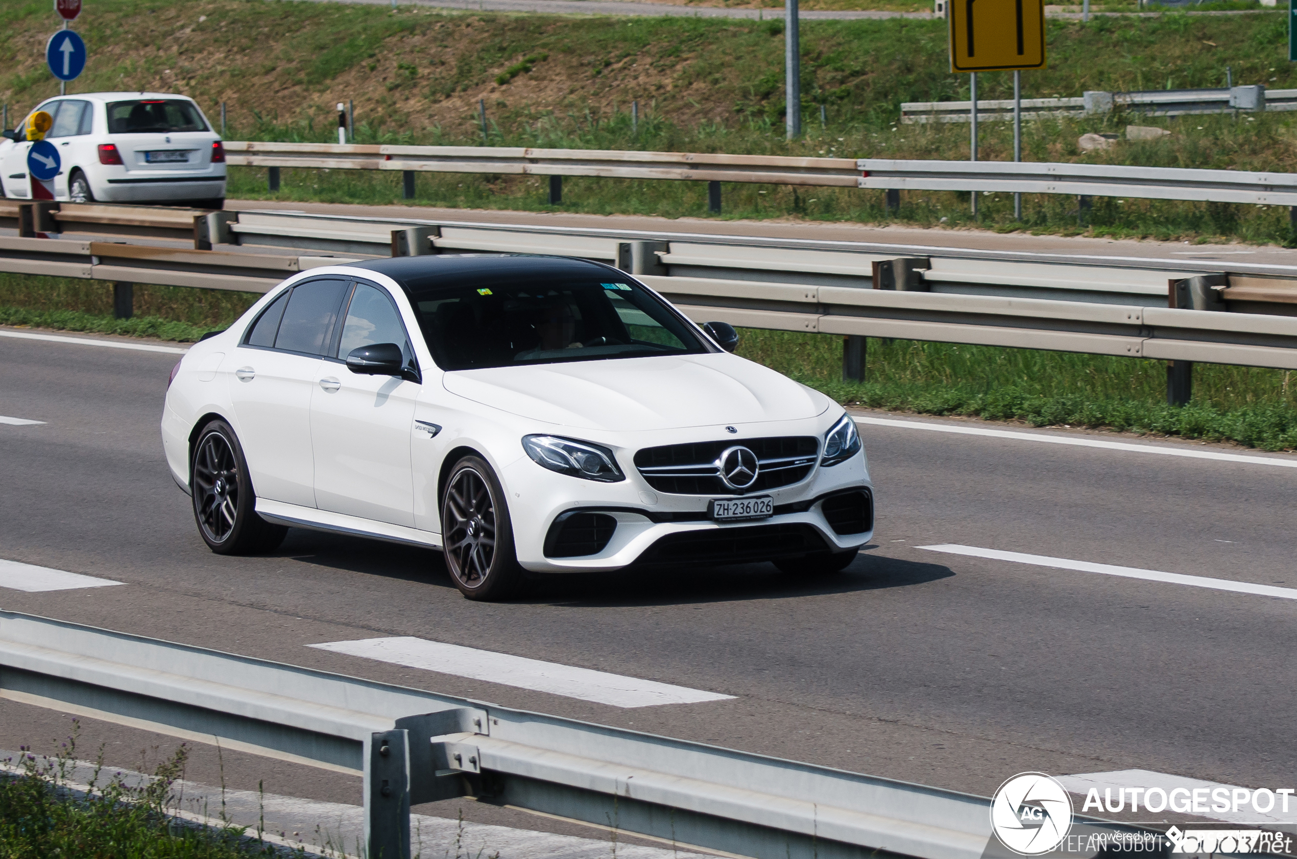 Mercedes-AMG E 63 S W213