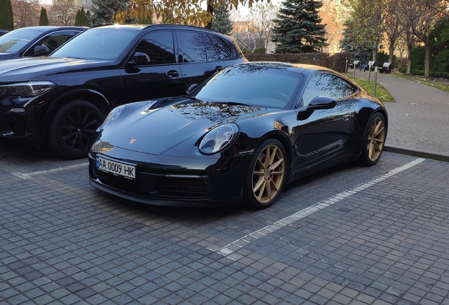 Porsche 992 Carrera 4S