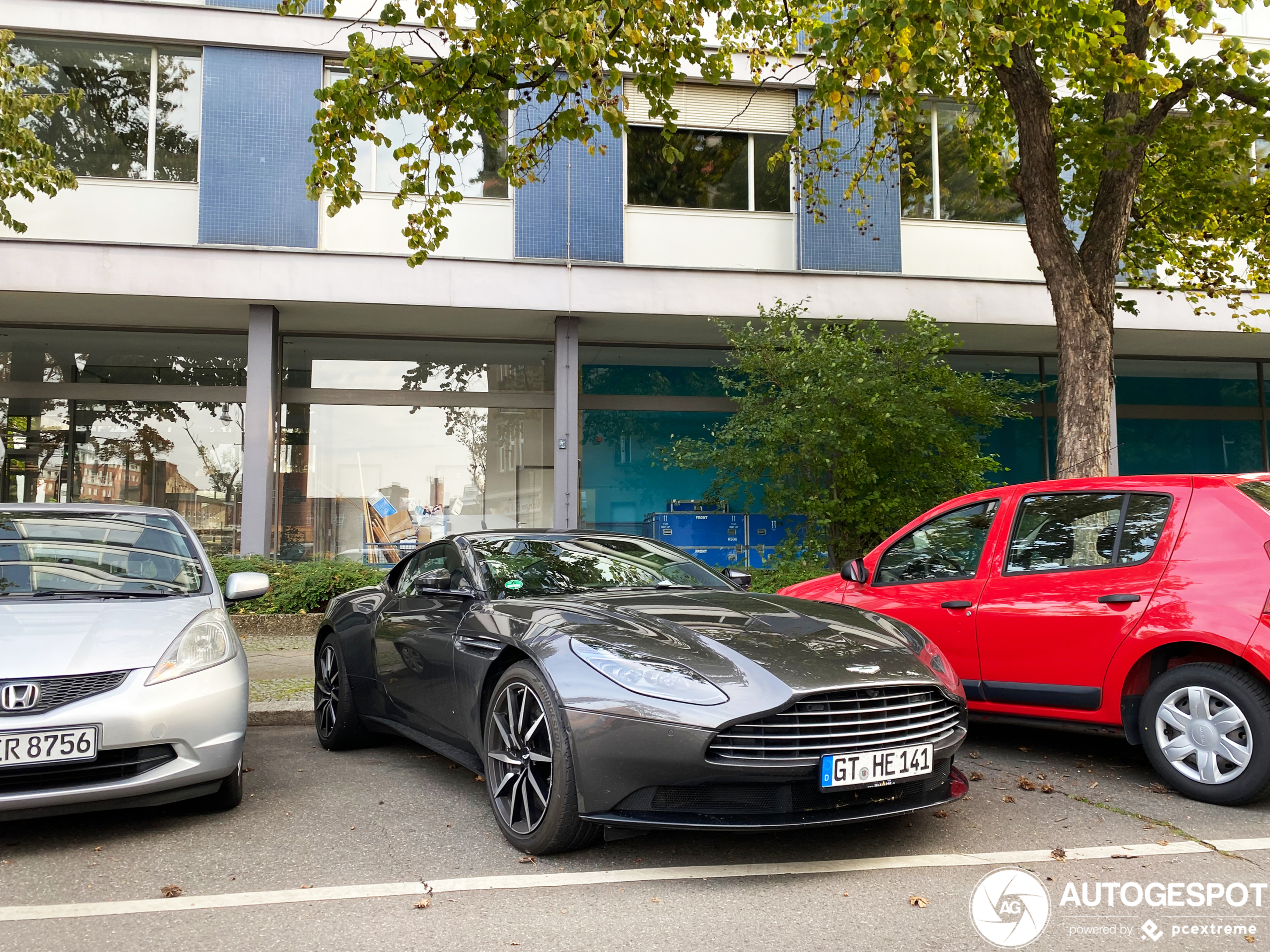 Aston Martin DB11 V8