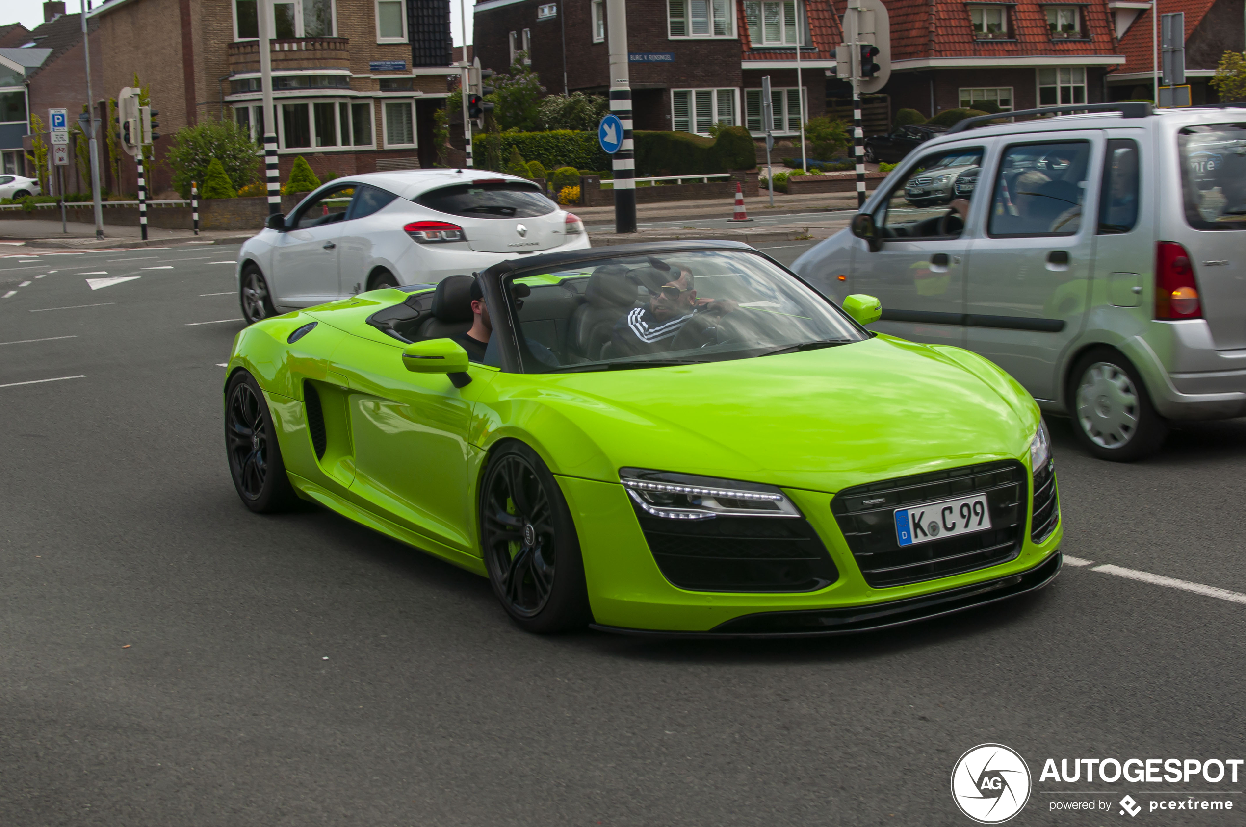 Audi R8 V10 Spyder 2013