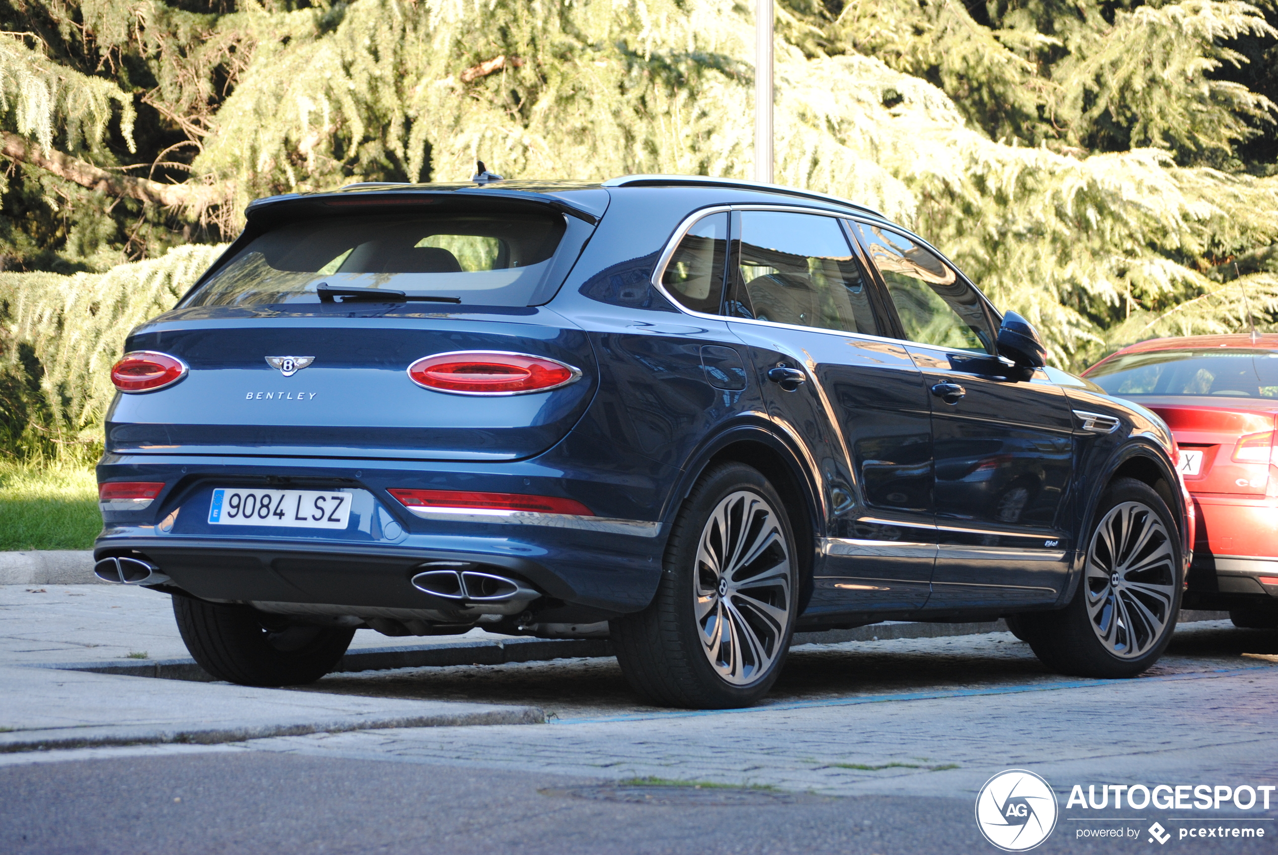 Bentley Bentayga Hybrid 2021