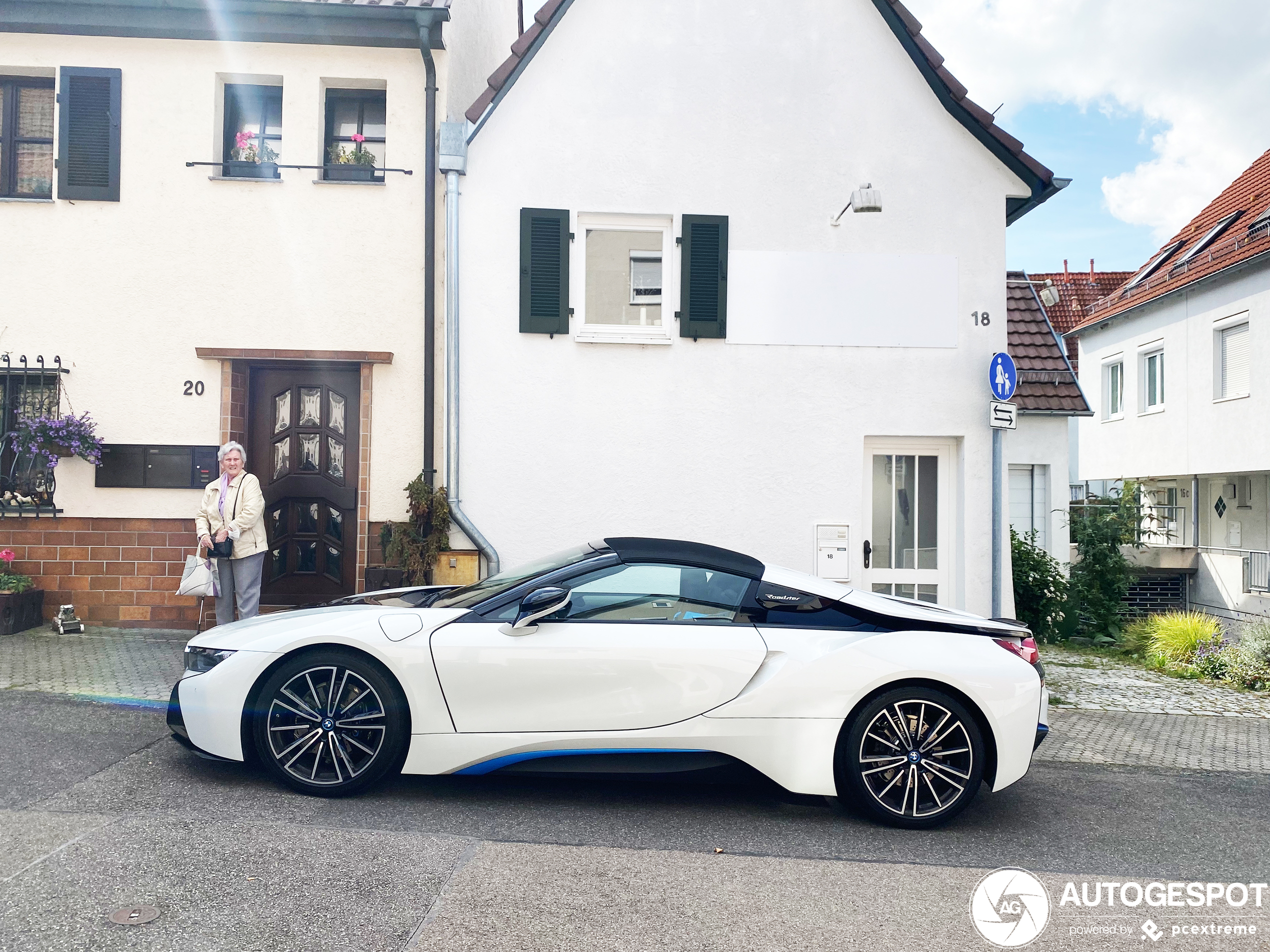 BMW i8 Roadster