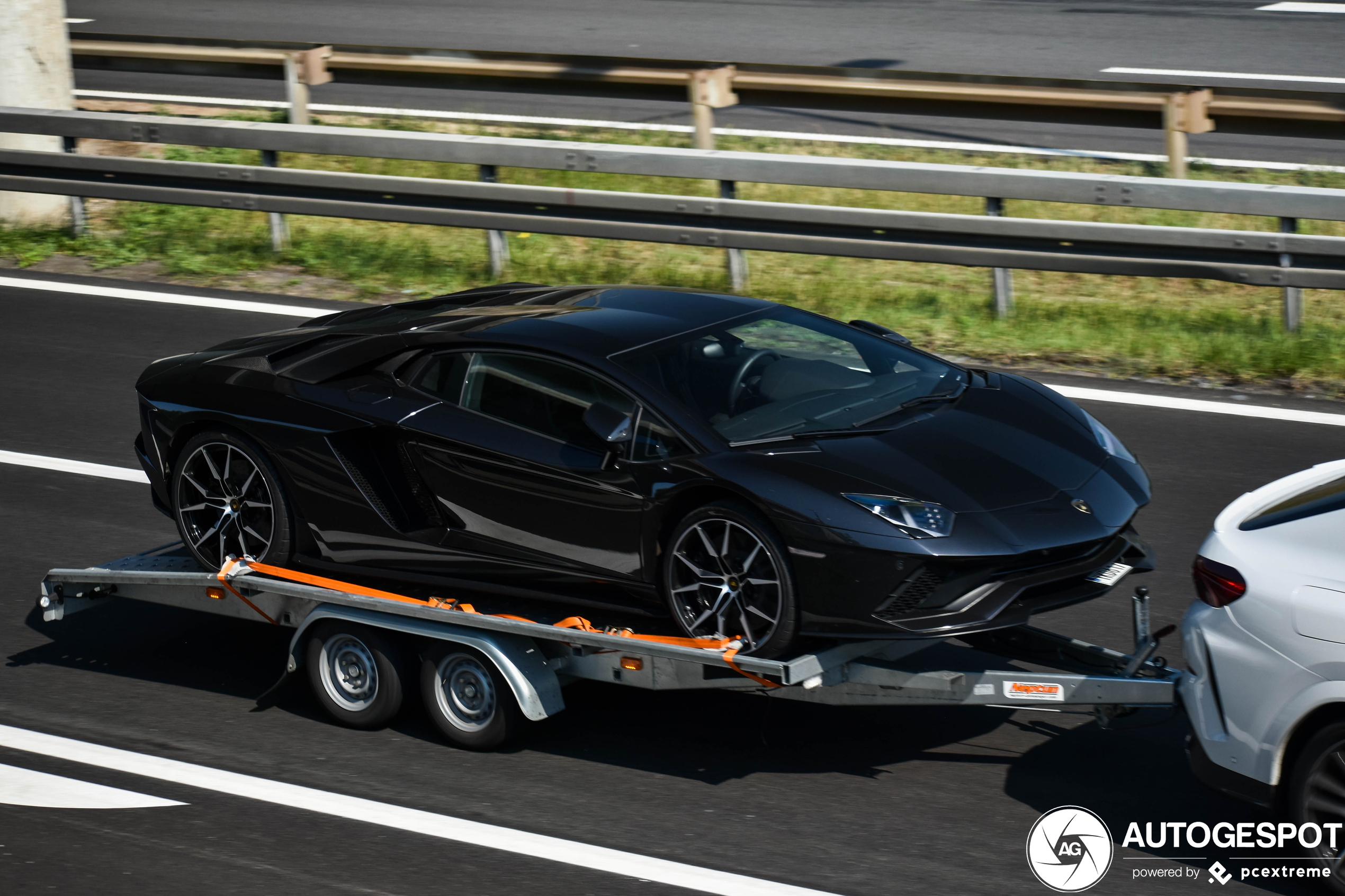 Lamborghini Aventador S LP740-4