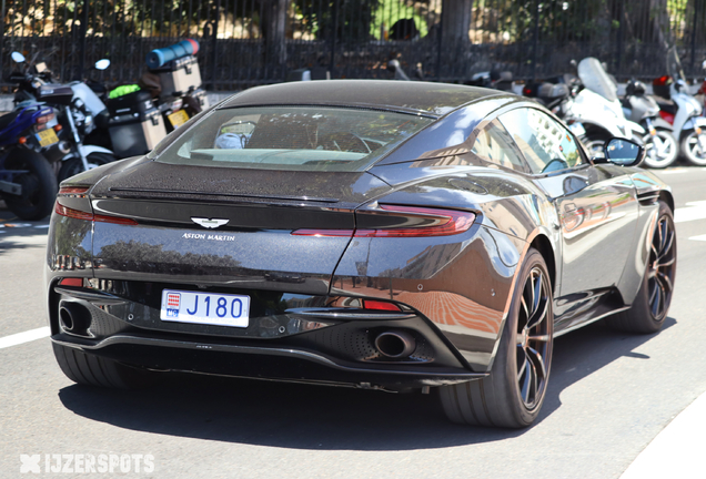 Aston Martin DB11 AMR