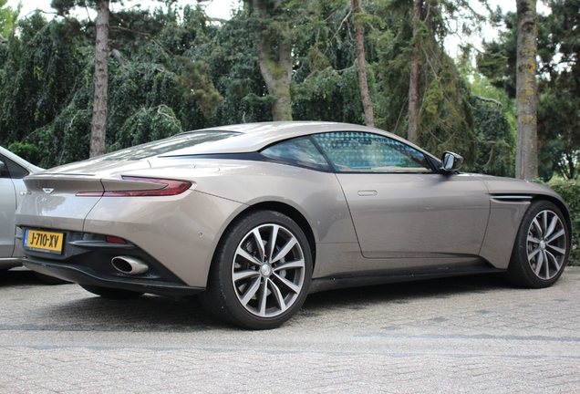 Aston Martin DB11