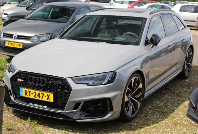 Audi RS4 Avant B9