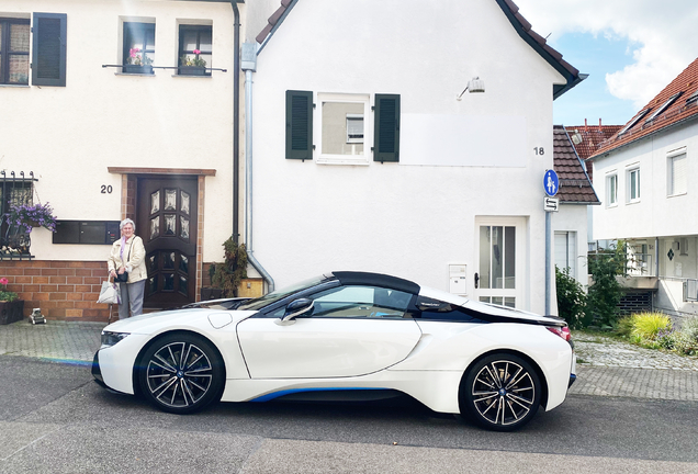 BMW i8 Roadster