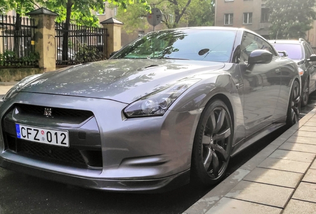 Nissan GT-R