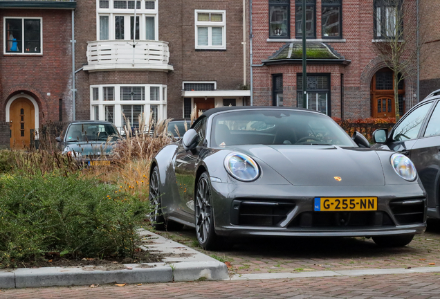 Porsche 992 Carrera 4S Cabriolet