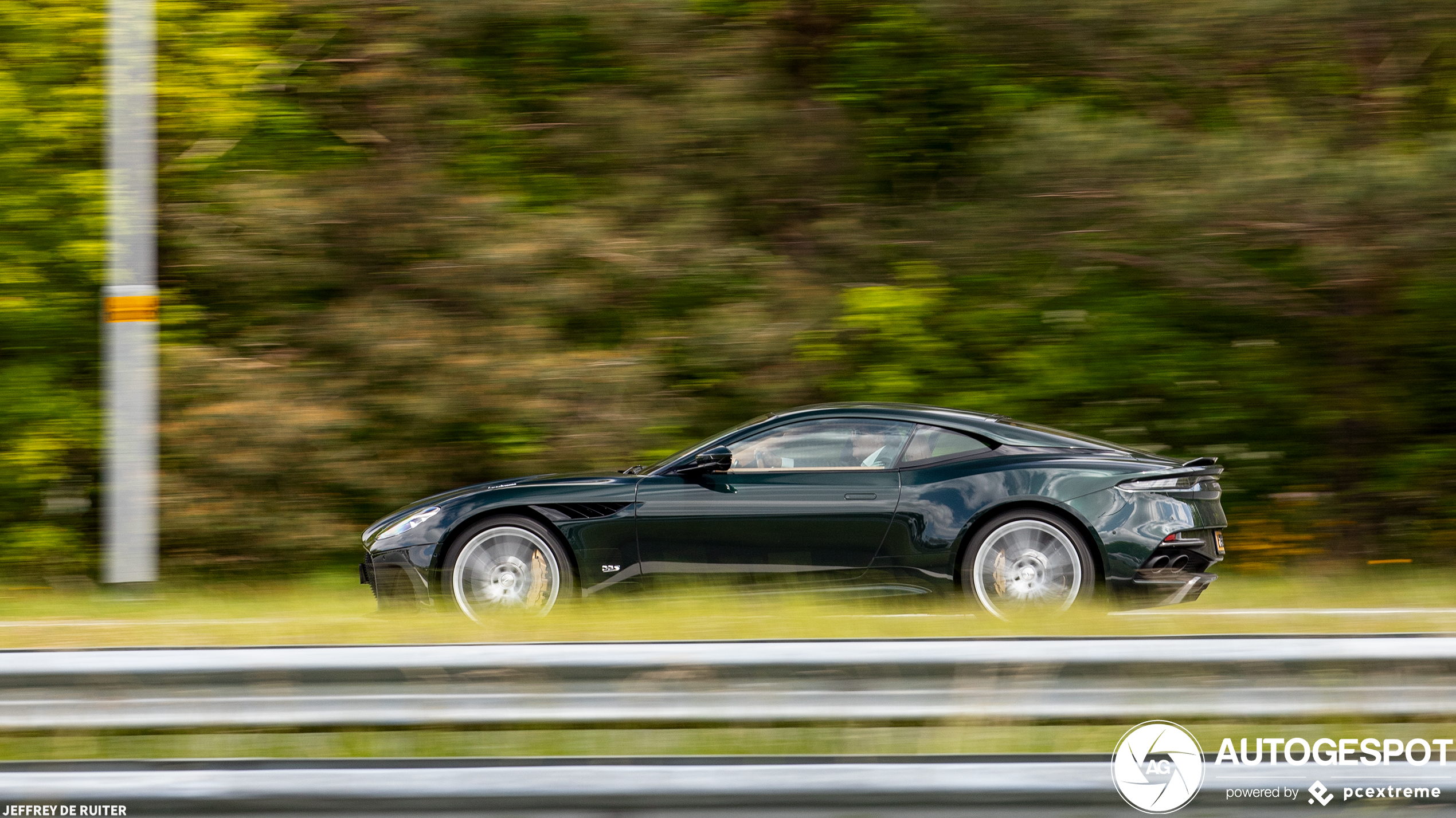 Aston Martin DBS Superleggera