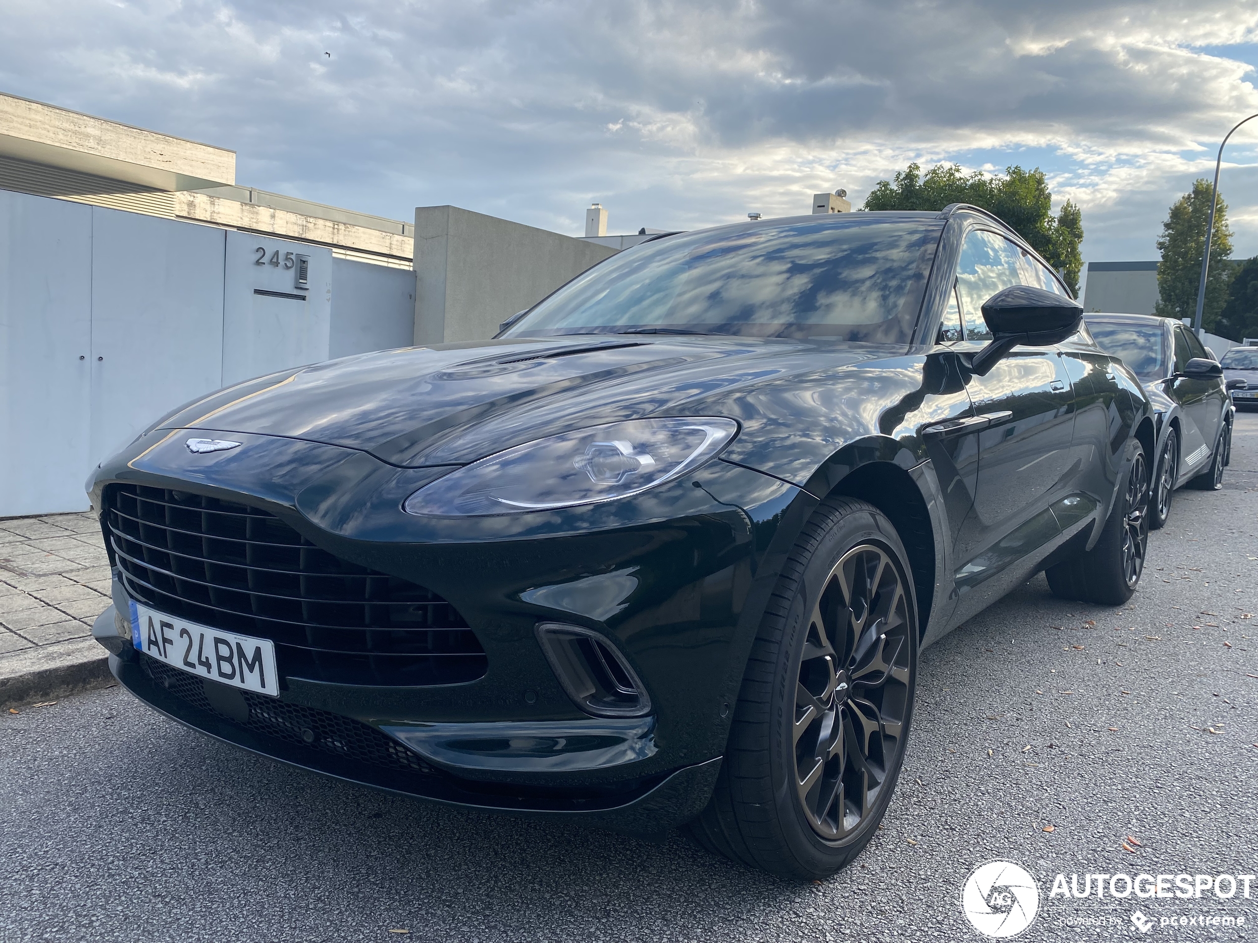 Aston Martin DBX