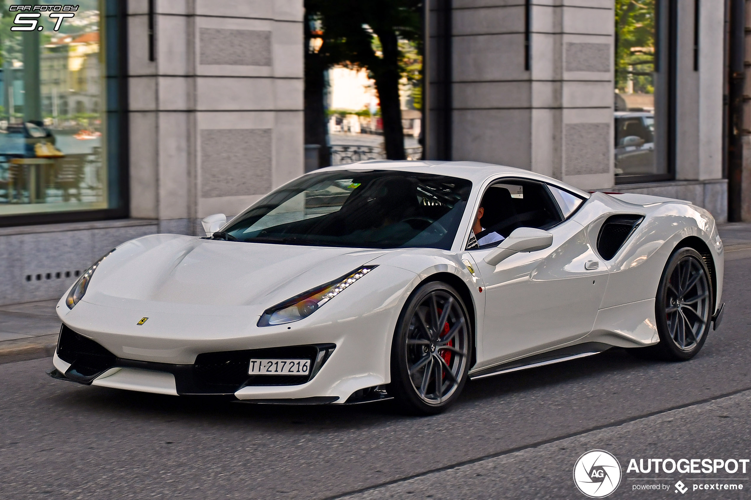 Ferrari 488 Pista