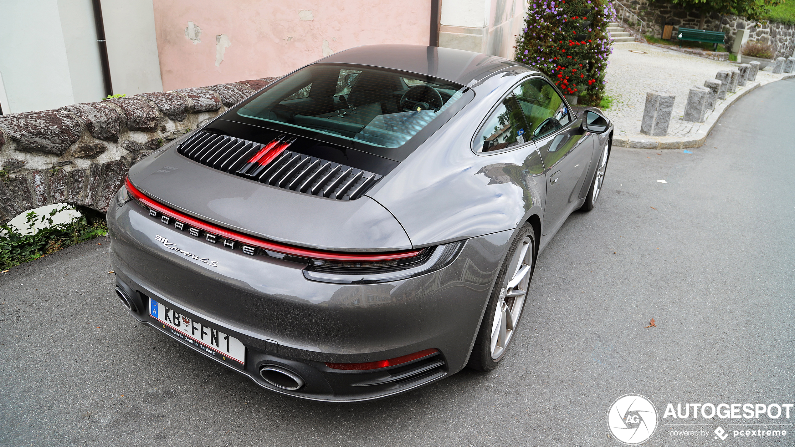 Porsche 992 Carrera 4S