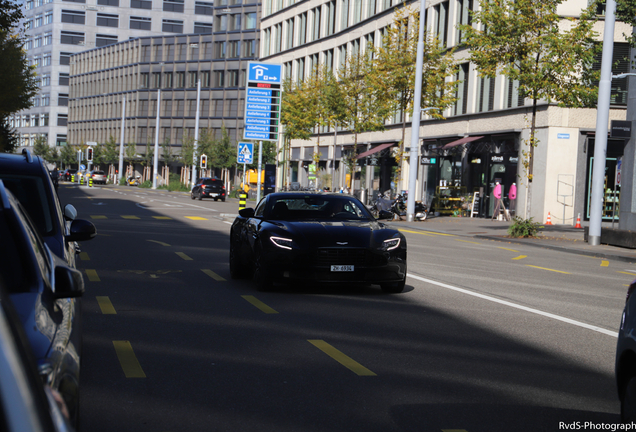 Aston Martin DB11 V8