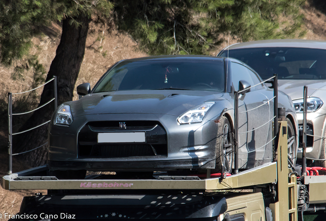 Nissan GT-R