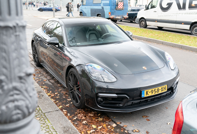 Porsche 971 Panamera Turbo